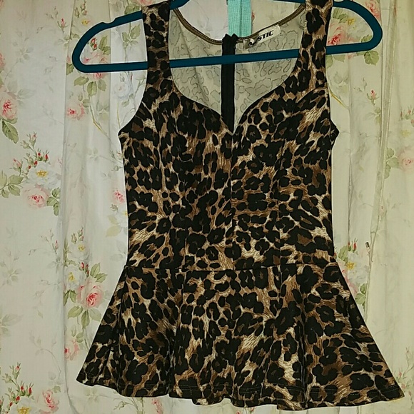 Retro rockabilly animal print peplum top