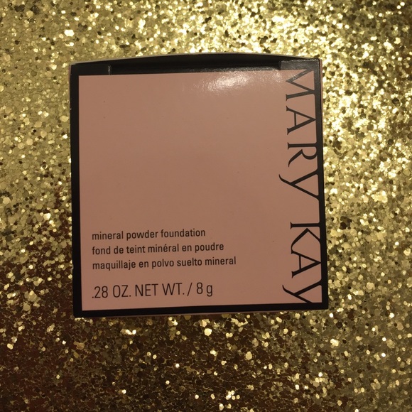 Mary Kay Powder Foundation Bronze 4 - Picture 1 of 4