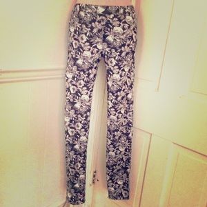 H&M floral pattern skinny jeans / jeggings.