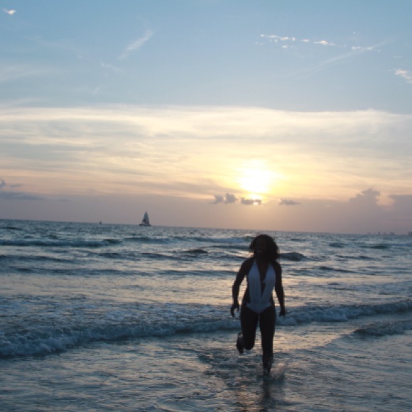 Meet your Posher, Lavenique