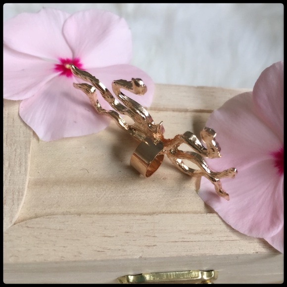 Octopus Ear Cuff - Picture 2 of 5