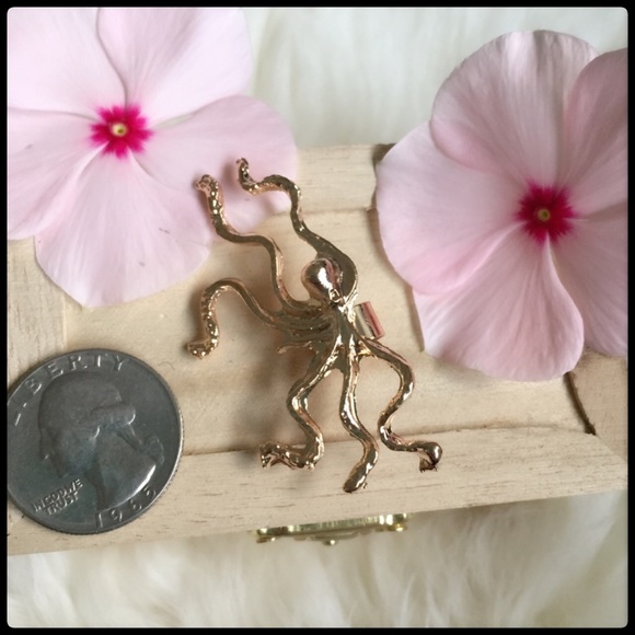 Octopus Ear Cuff - Picture 3 of 5