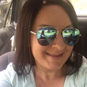 Meet your Posher, Angie