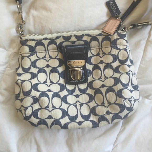 Coach purse - Picture 3 of 4