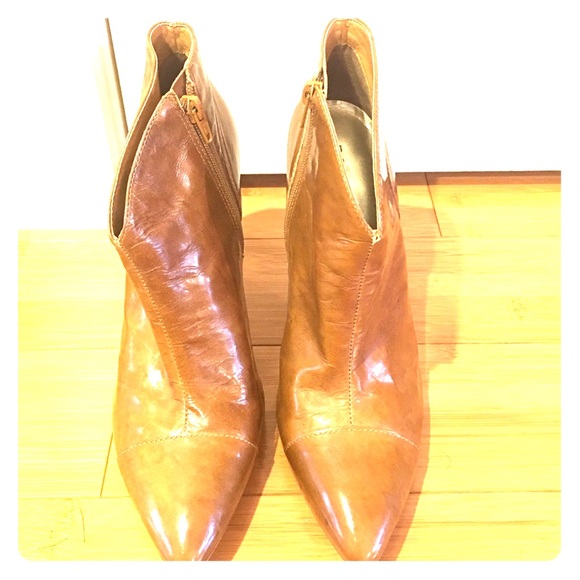 BCBGirls Shoes - BCBGirls patent tan bootlets!