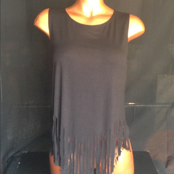 Fringe  muscle tank - Picture 2 of 3