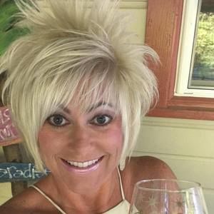 Meet your Posher, Melisa