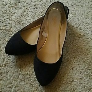 Black pointed toe flats
