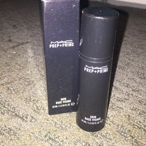 Brand new MAC "skin base visage" on sale!