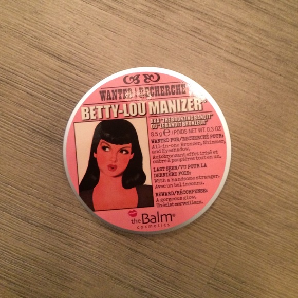 The Balm Betty Lou Manizer