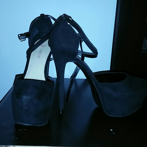 JustFab Yolande Black Pumps