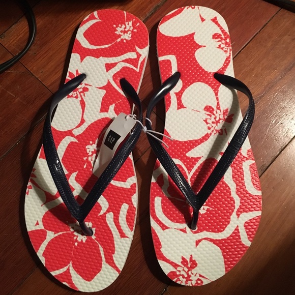 Gap flip flops