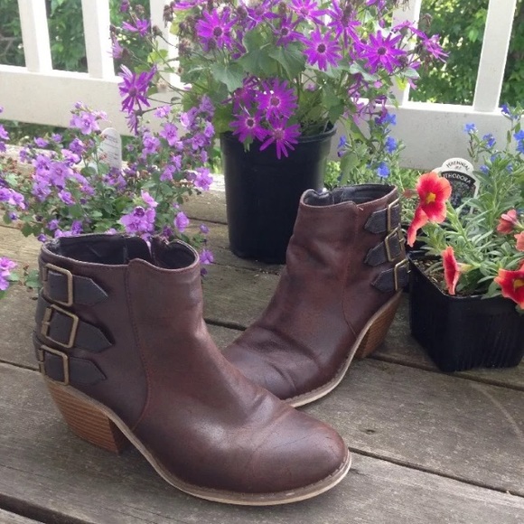 Maurices Shoes - 💕💍Maurice's brown trendy ankle booties 💄💕