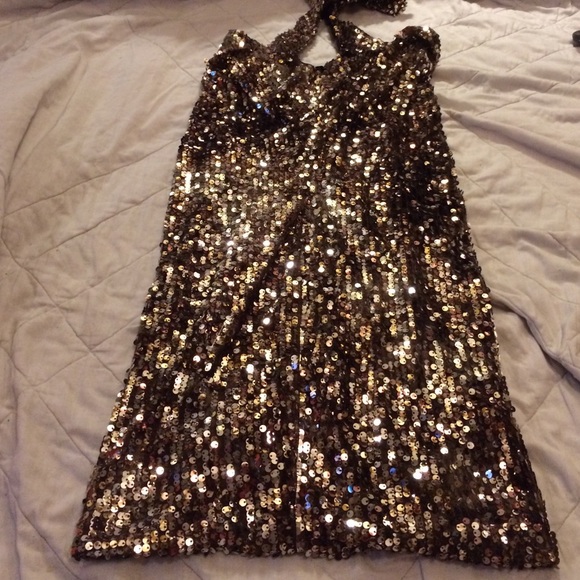 Gold sequin party dress - Picture 2 of 4