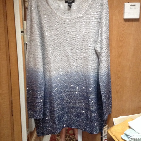 3- Day Holiday Sale!  Alfani Hombre Sweater