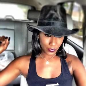 Meet your Posher, Benjetta