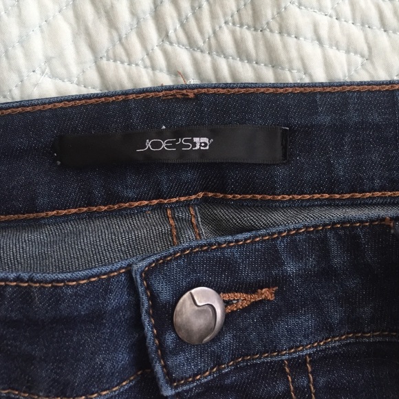 Joe's skinny jeans in dark wash - Picture 2 of 4