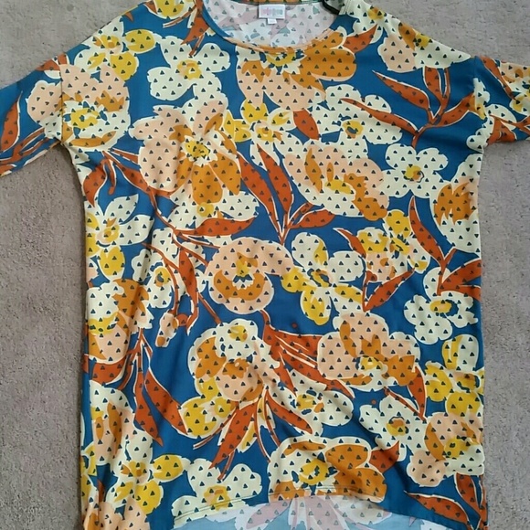 ×SOLD×LuLaRoe Irma Tunic