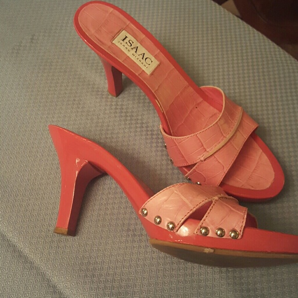Isaac Mizrahi Shoes - Isaac Mizrahi Wodden pink Clogs.  Size 9