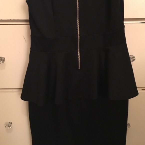 Flattering black peplum dress - Picture 3 of 3