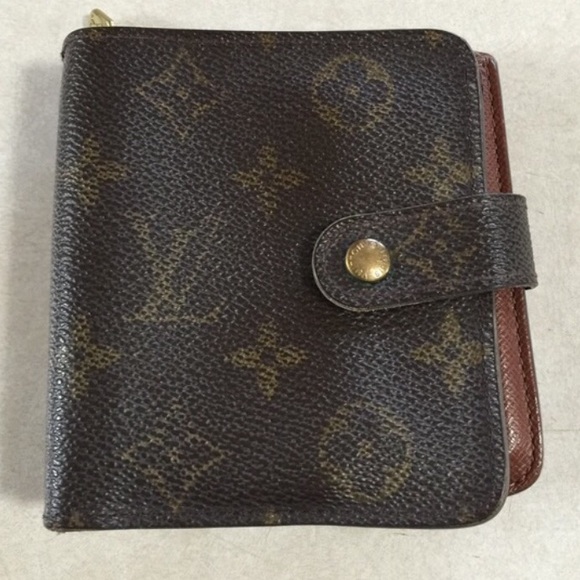 💯% Authentic LV bi fold woman's wallet - Picture 1 of 4