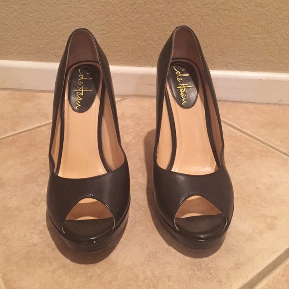 Cole Haan heels - Picture 1 of 5