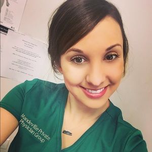 Meet your Posher, Adrianne