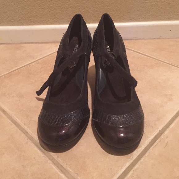 Aerosols navy blue heels