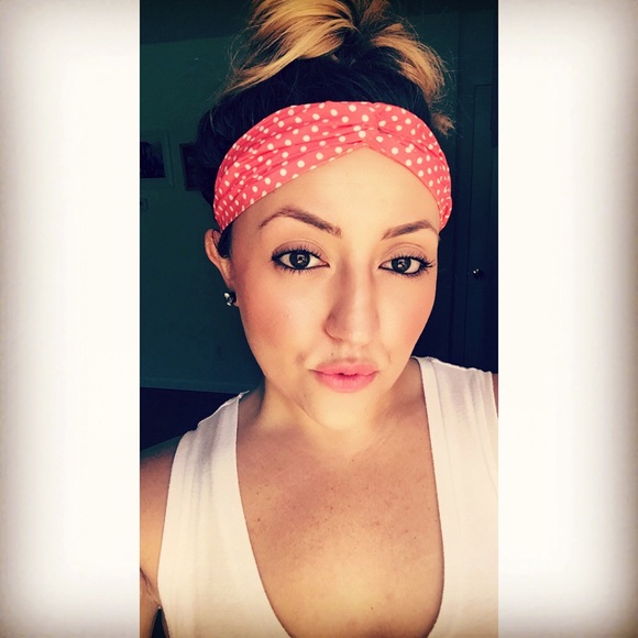 Meet your Posher, Elora