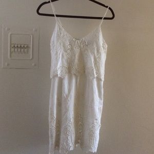 LIKE NEW White lace Dolce Vita Jeralyn Dress