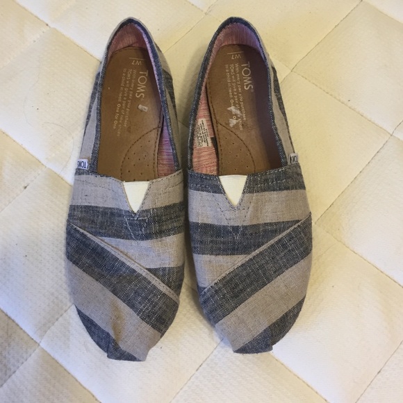 Toms gray striped authentic style size 7