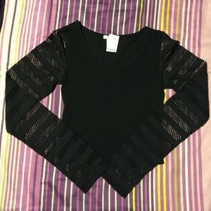 Black long sleeve crop top