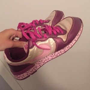 Size 6 women's nikes