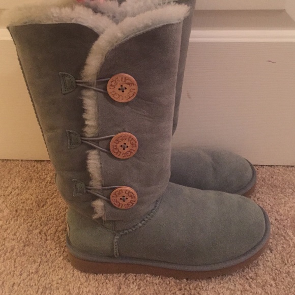 ugg bailey button 3