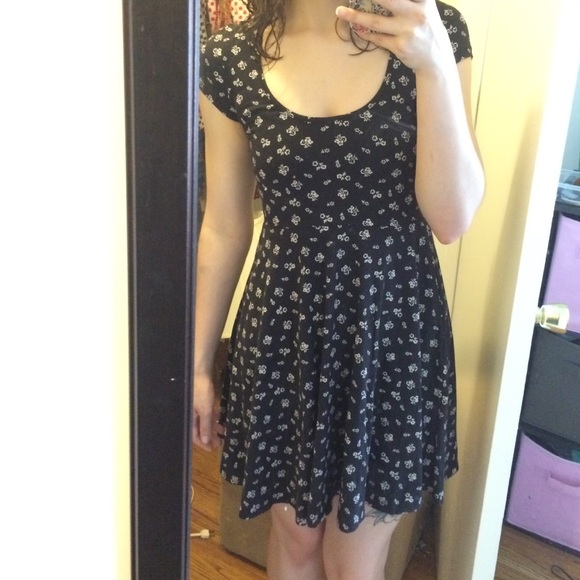 Aeropostale black floral skater dress - Picture 4 of 4