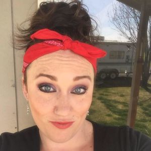 Meet your Posher, Alicia