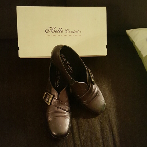 Halia Pewter Helle shoes, euc
