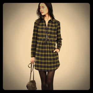 Super cute BR plaid shirtdress w/pockets