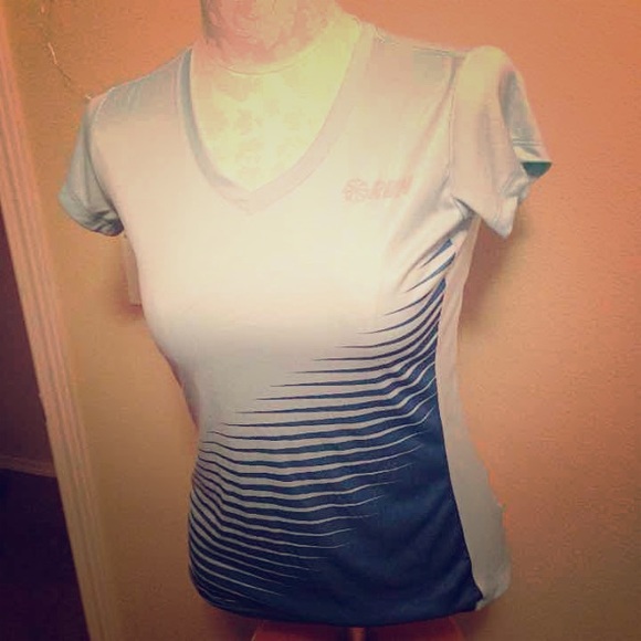 Semi-fitted NIKE Dri fit running shirt
