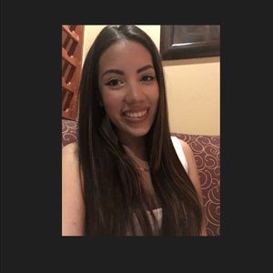 Meet your Posher, Carolina