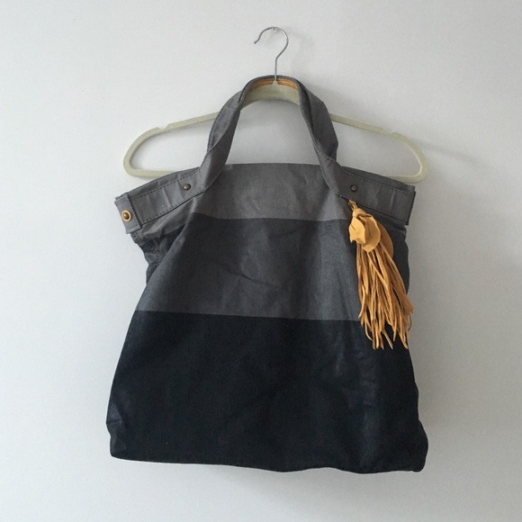 GAP Handbags - GAP Canvas Tri Color Stripe Tote