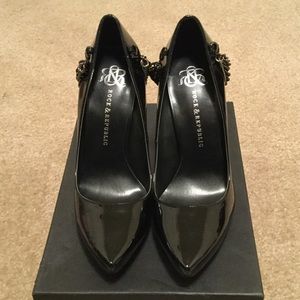 ❤️🌹NIB Rock and Republic🌹❤️