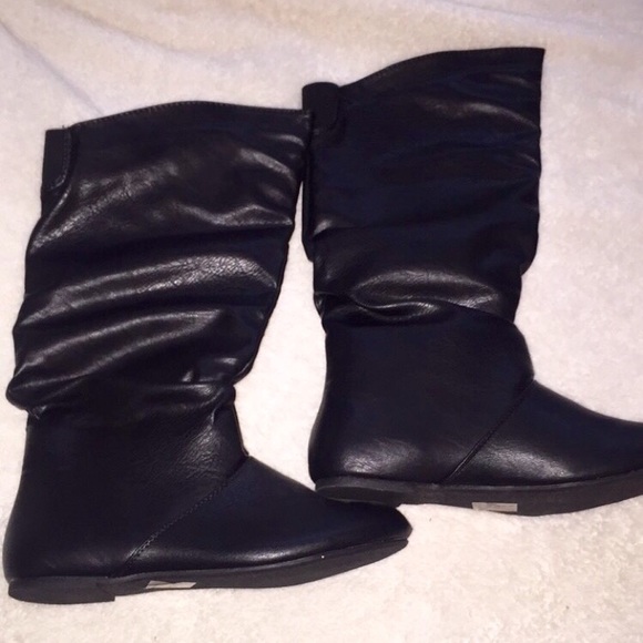 Black boots size 8 NEW