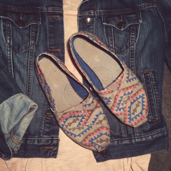 tribal pattern toms //