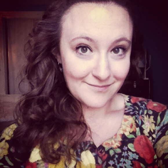 Meet Your Suggested User/ Featured Seller: Sarah - Picture 3 of 4