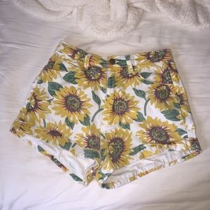 American Apparel high waisted sunflower shorts 🌻