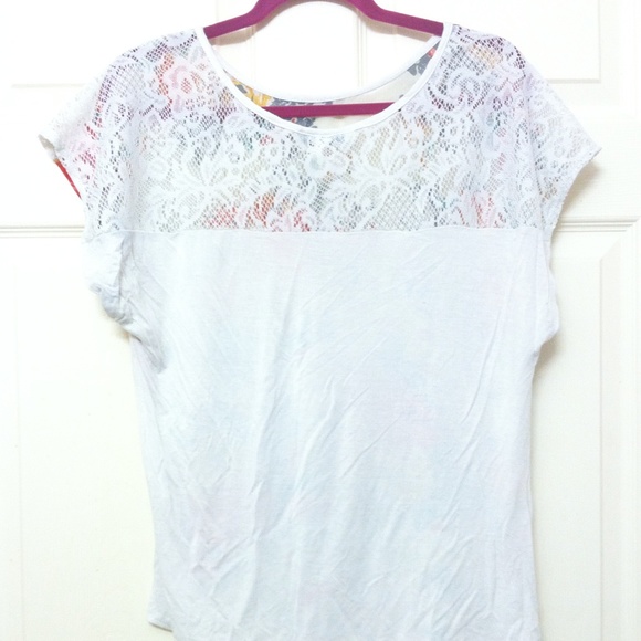 🚫SOLD🚫 Floral High Low Shirt - Picture 2 of 2