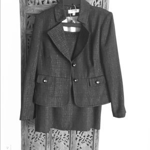 Business suit.🌞🌞HUGE DISCOUNT!!🌞🌞🌞✨✨✨