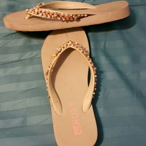 Roxy shell embellished flip flops