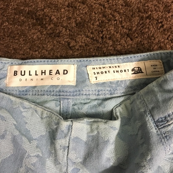 Lace patterned high-rise short shorts - Picture 3 of 3